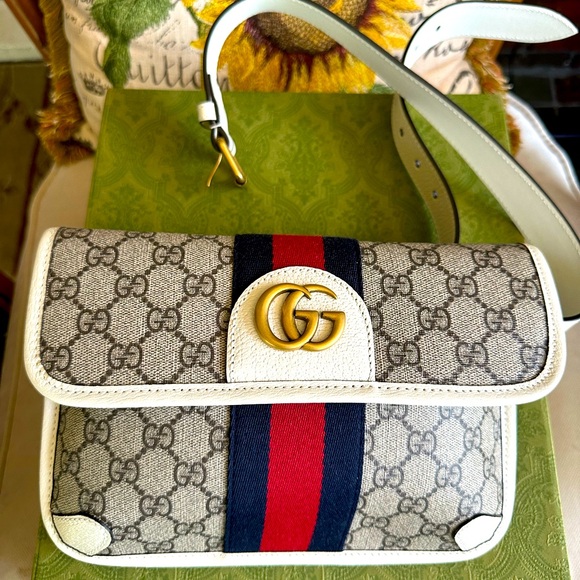 Gucci Handbags - NWT Gucci belt bag